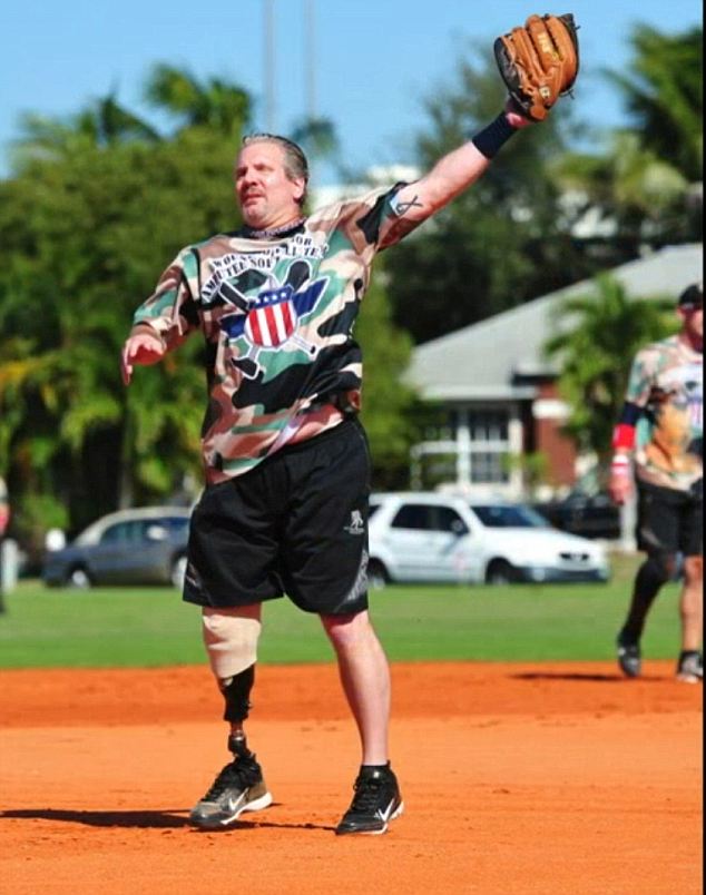 article-2108229-11F8D593000005DC-180_634x804